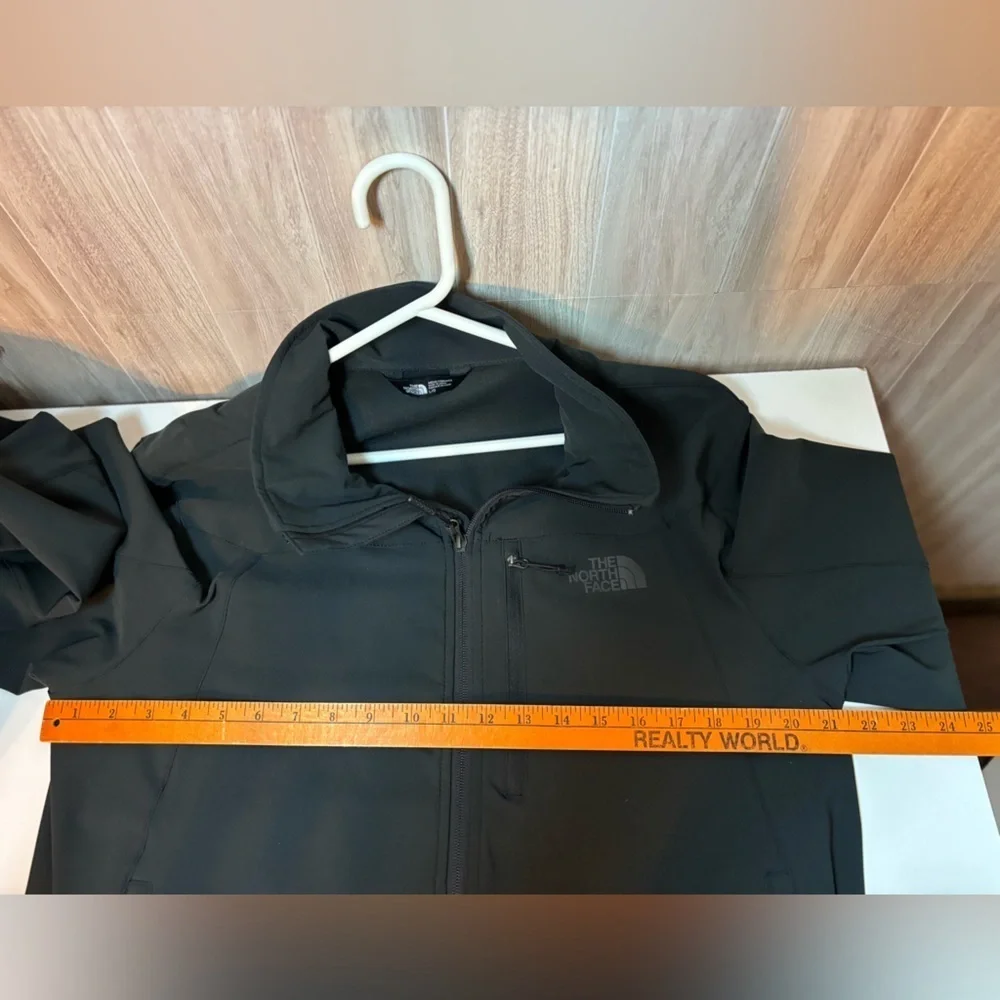 The North Face Men's Charcoal Performance Jacket